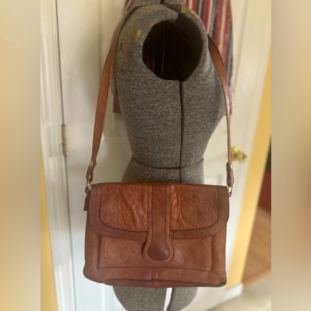 Vintage 70s Ghia Distressed Handbag Purse